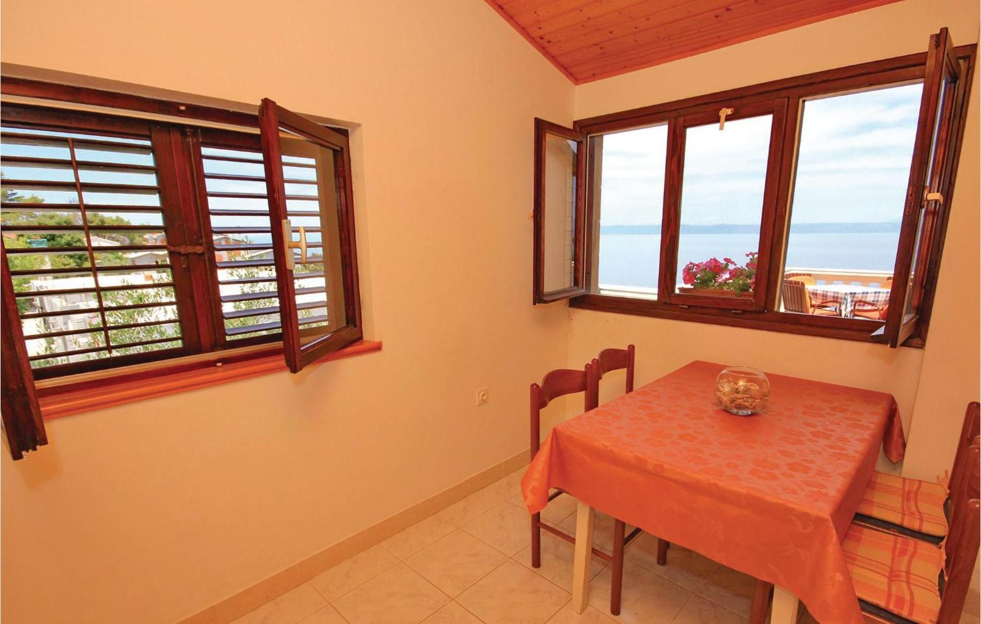 Gorgeous Apartment In Prigradica With Kitchen Bagian luar foto