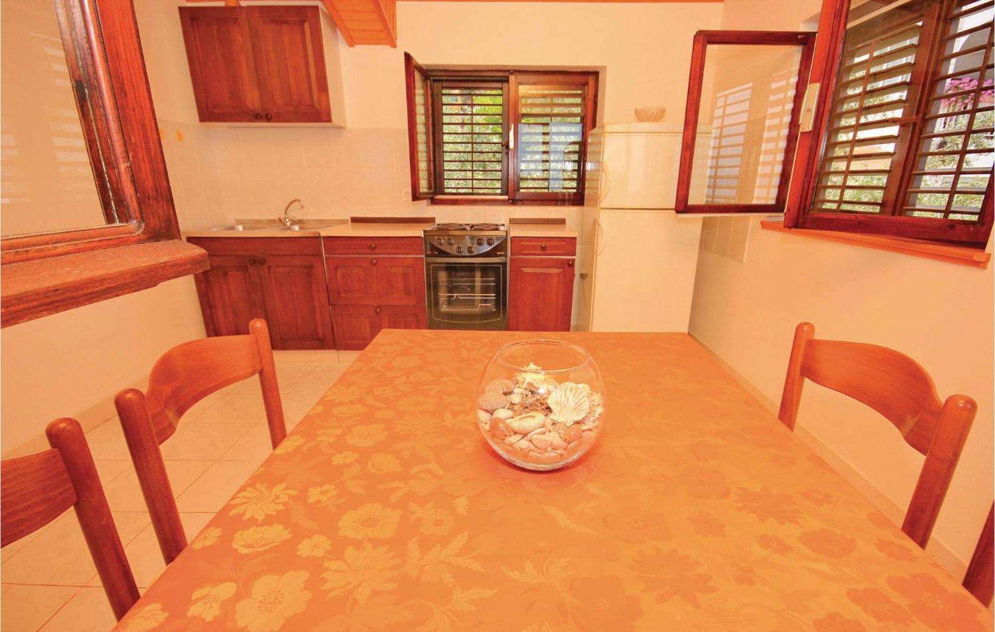 Gorgeous Apartment In Prigradica With Kitchen Bagian luar foto