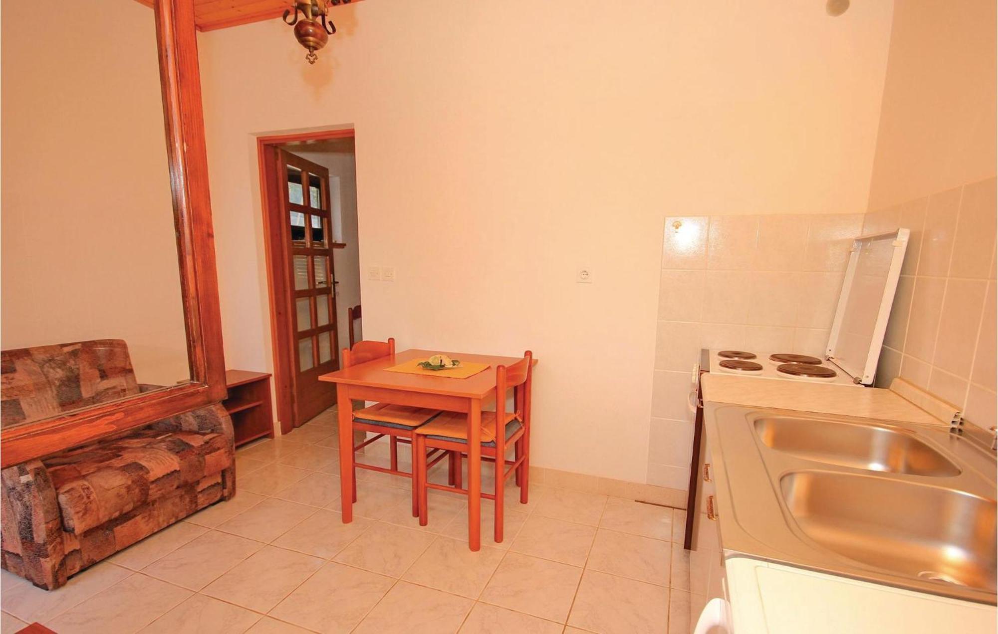 Gorgeous Apartment In Prigradica With Kitchen Bagian luar foto