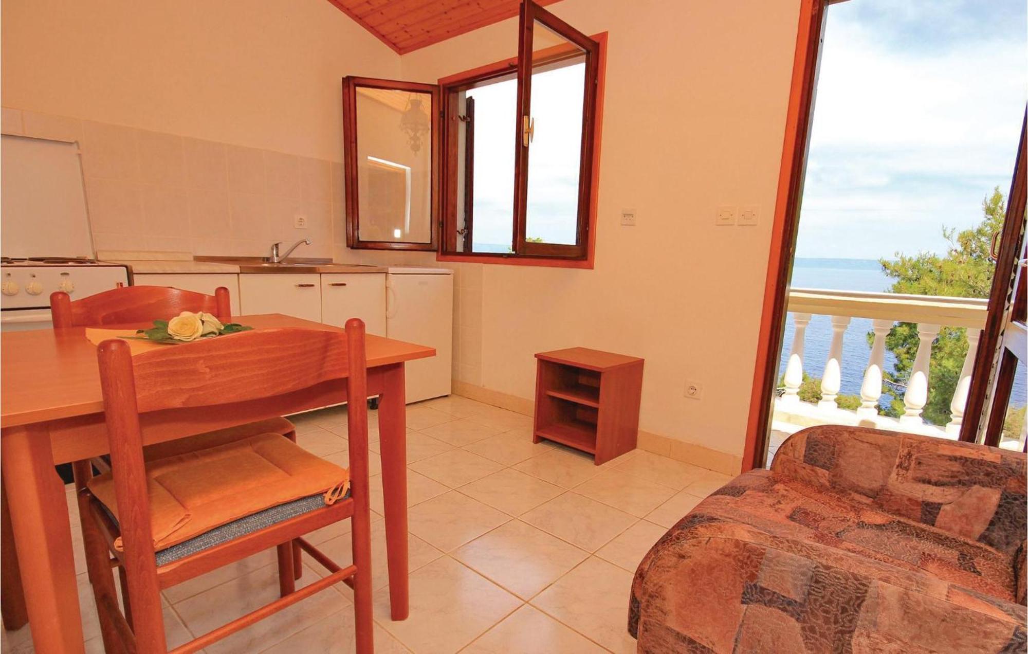 Gorgeous Apartment In Prigradica With Kitchen Bagian luar foto